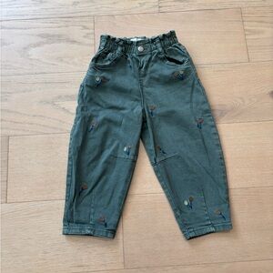 Zara toddler Oliver green floral print pants, size 3Y